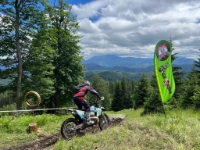 6f7009d2-d7ae-4696-8686-60ce25fea0fe